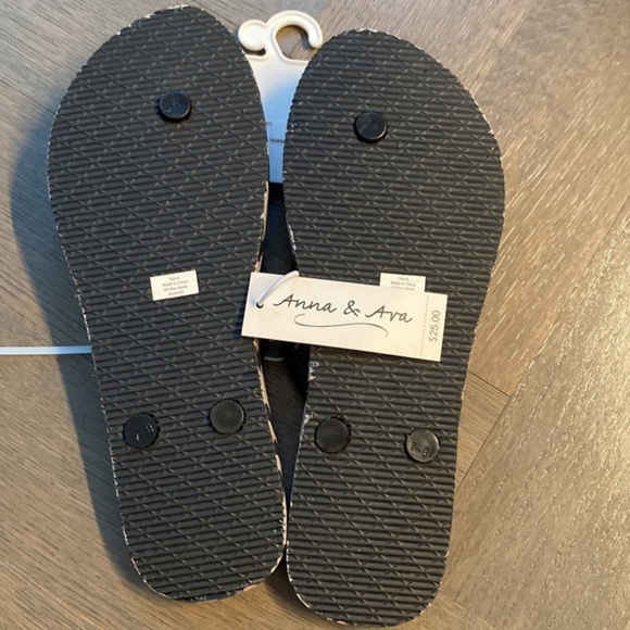 Anna & Ava Leopard Print - Picture 2 of 2